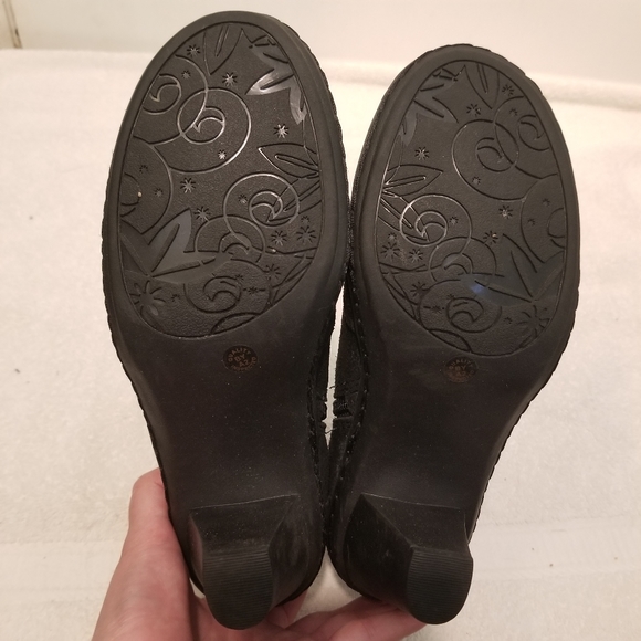 Thredup(PRICE IS FIRM!)Strictly Comfort Heeled Booties - Picture 10 of 10